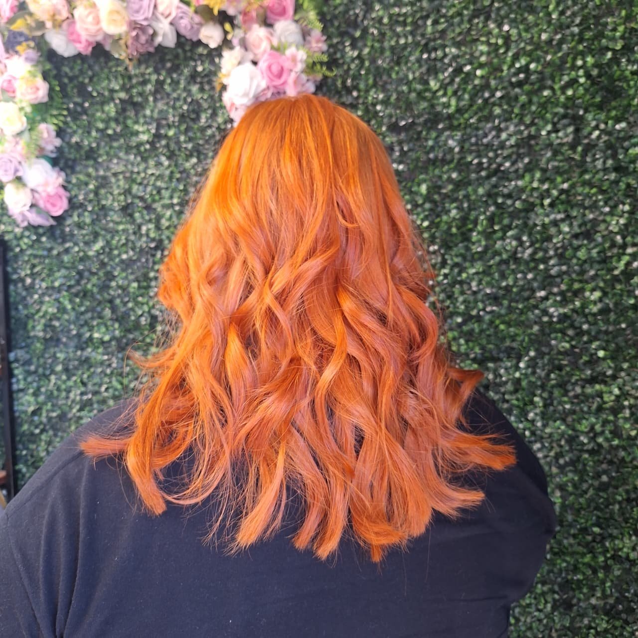 Color naranja vibrante — H Beauty Salon